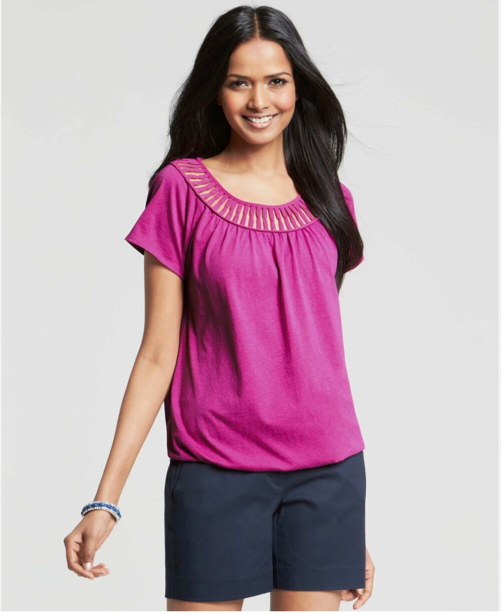 ANN TAYLOR NWT Twist Neck Short Sleeve Tee in Magenta // S